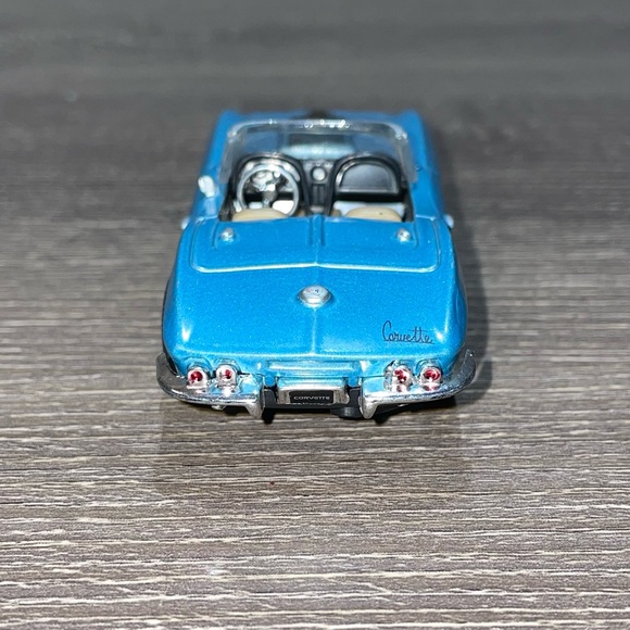 NEW RAY 1967 Chevy Corvette Blue Convertible Diecast Model Toy 1/43 Scale - Picture 4 of 9